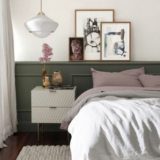 Pinturas de estilo contemporâneo sobre a cama