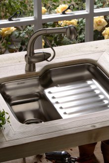 Lavello in acciaio inox per cottage estivo