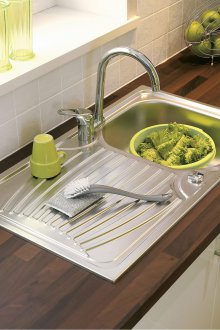 Lavello in acciaio inox con asciugatrice