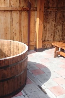 Font für ein Bad im Garten