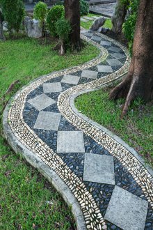 Pavement track