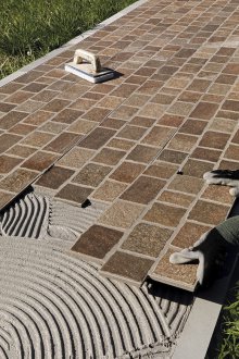 Installation of paving slabs