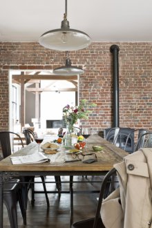 Loft stüdyoda yemek odası