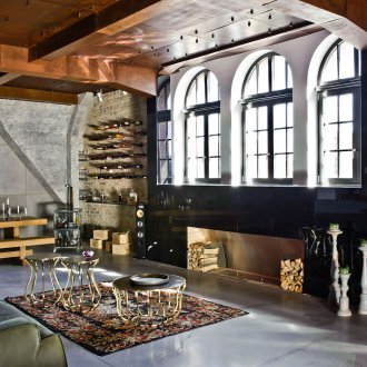 Metall im Dekor des Wohnzimmer-Lofts