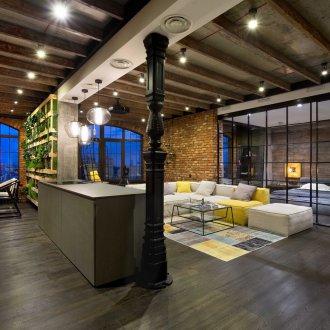 Column in the hallway loft