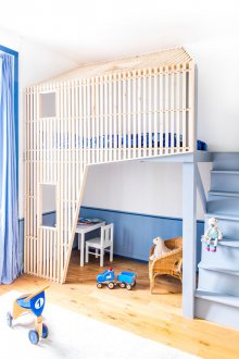 Estilo loft infantil de dos pisos