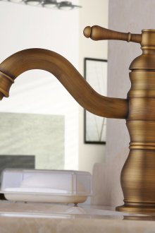 Retro tarzı bronz karıştırıcı