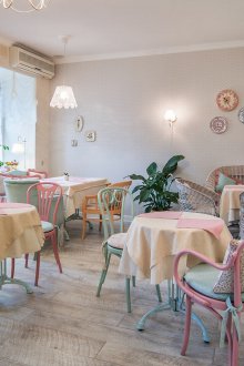 A small cafe in the style of Provence