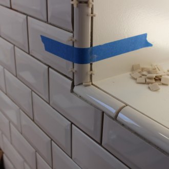 Piastrellatura del muro a secco