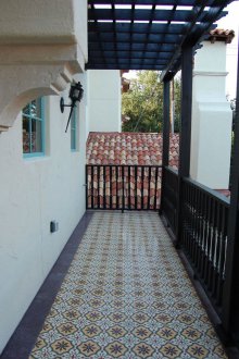 Balkonda desenli karo