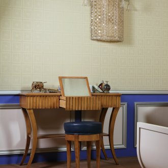 German style dressing table