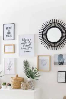 Fotos con inscripciones en el interior.