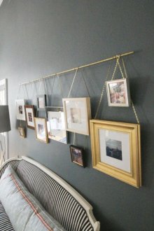 Fotos colgadas en el interior