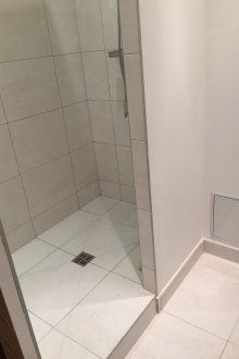 Drenaj tavası olmayan bir duş tasarımı