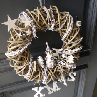 Corona de navidad con cuentas