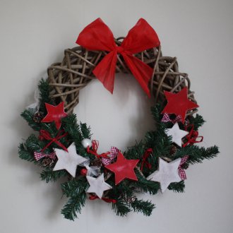 Corona de navidad con estrellas