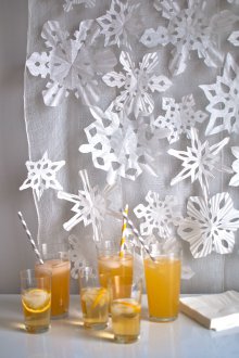 Flocos de neve de papel ondulado
