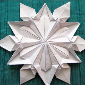 Flocos de neve de papel origami