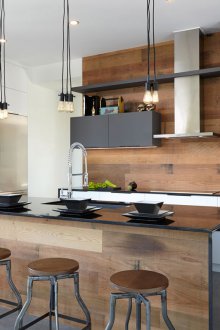 Dapur diperbuat daripada kayu 14 meter persegi M. m