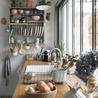 Dapur 14 persegi. m dengan tingkap