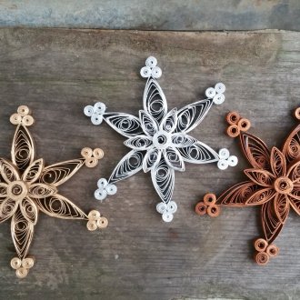 Flocos de neve de papel Kraft