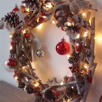 Guirnalda de navidad con guirnalda
