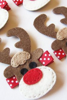 Christmas tree decorations made of felt