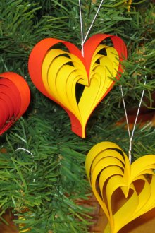 Christmas tree decorations in the form of hearts
