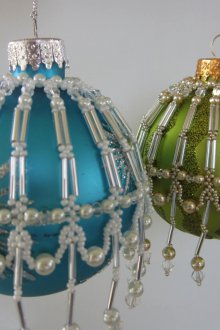 Ball decoration for beads