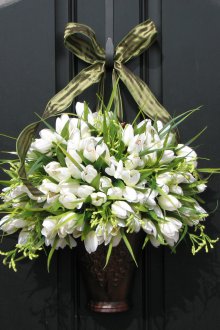 Door decoration with tulips