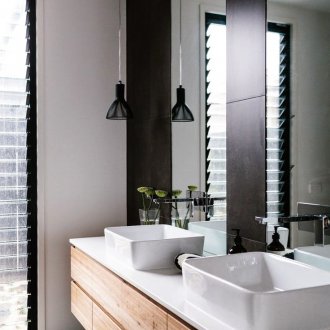 Weißes Badezimmer Loft