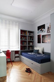 Kanepe olan bir çocuk için çocuk odası
