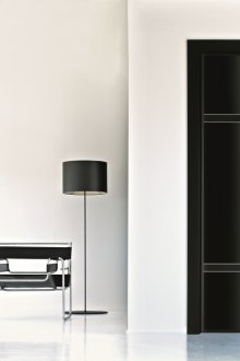 Siyah giriş metal kapı