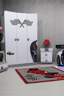 Araba ile bir çocuk için çocuk odası