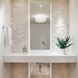 Uzun banyo aynası