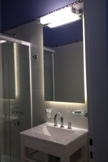 Işıklı banyo aynası