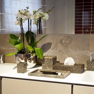 Asılı banyo aynası