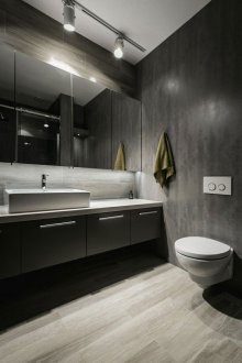 Gizli raflı banyoda ayna