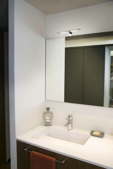 Lambalı banyo aynası