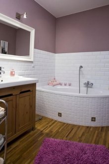 Köşe küvetli birleşik banyo