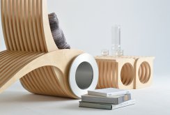Fancy pārveidojošs krēsls un galds no koka un metāla