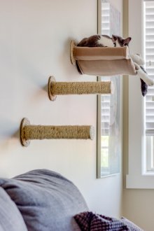 Wall mounted hammock