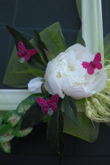 Decoración de marcos de fotos con flores artificiales