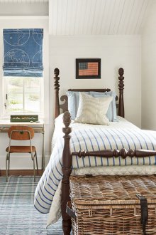 Quarto infantil em estilo provençal de madeira