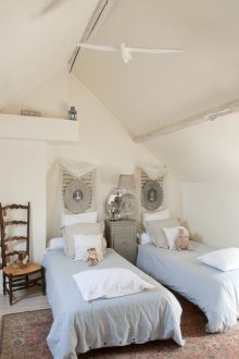 Quarto infantil em estilo provençal para dois