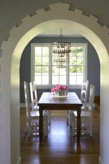Country style interior arch