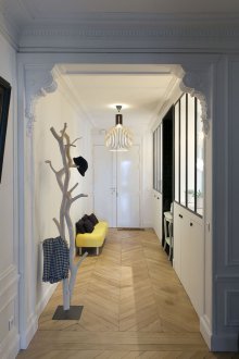 Interior arch with stucco molding