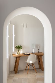 Simple interior arch