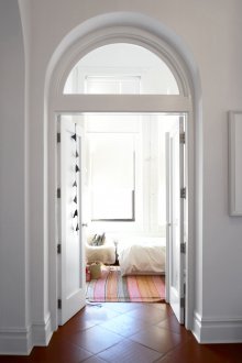Interior arch with expander