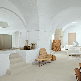 Mediterranean style interior arch